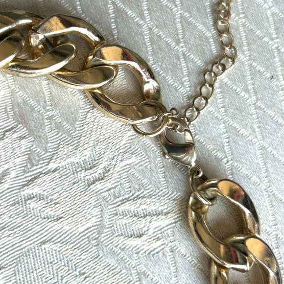 Vintage Gold Tone Chain Necklace Blue Links Chunky Statement Jewelry 90s - Picture 4 of 5